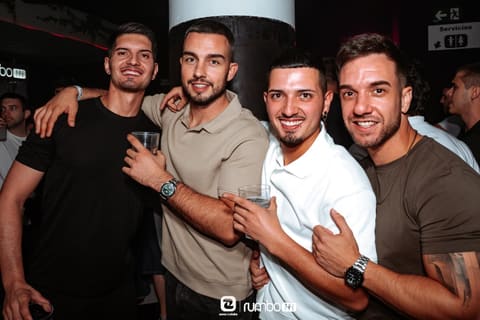 Fotos de PUENTE DE OCTUBRE en Rumbo 144 el 2026-10-10