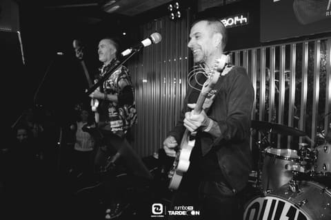 Fotos de LOS GUAPOS en Concierto en Rumbo 144 el 2026-10-24