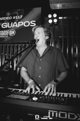 Fotos de LOS GUAPOS en Concierto en Rumbo 144 el 2026-10-24