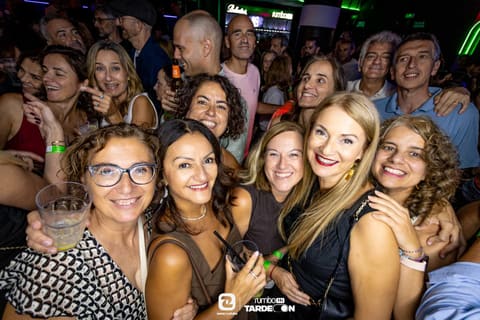 Fotos de TRIBUTO ARDE BOGOTÁ - VIVA SUECIA - IZAL en Rumbo 144 el 2026-09-19