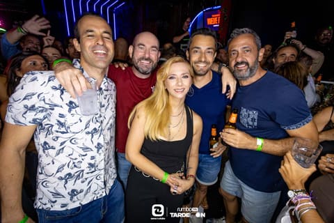 Fotos de TRIBUTO ARDE BOGOTÁ - VIVA SUECIA - IZAL en Rumbo 144 el 2026-09-19