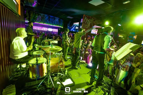 Fotos de TRIBUTO ARDE BOGOTÁ - VIVA SUECIA - IZAL en Rumbo 144 el 2026-09-19
