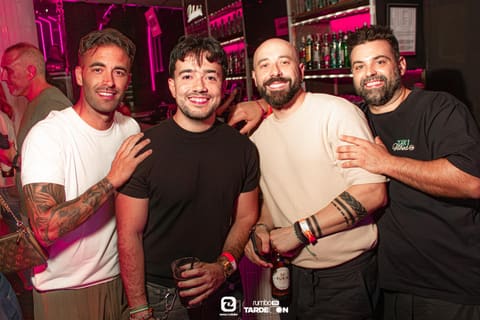 Fotos de CLEMENTINE BEACH en Concierto en Rumbo 144 el 2026-09-26