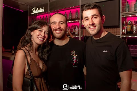 Fotos de CLEMENTINE BEACH en Concierto en Rumbo 144 el 2026-09-26